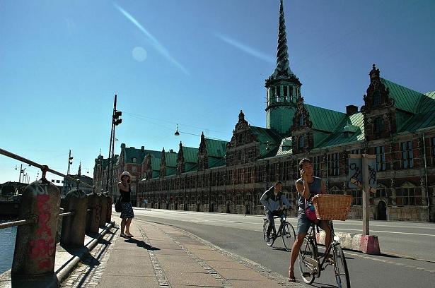 cinska vez s cyklistkou