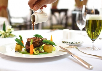 Z&aacute;žitek pro prav&eacute; gentlemany v Restaurantu Hradčany