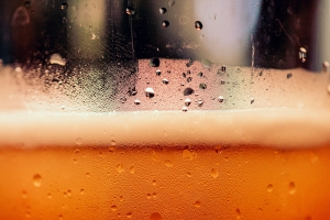 Tip na netradičn&iacute; adventn&iacute; v&yacute;let: Večern&iacute; prohl&iacute;dka pivovaru Radegast v No&scaron;ovic&iacute;ch za svitu čelovek a s roz&scaron;&iacute;řenou ochutn&aacute;vkou