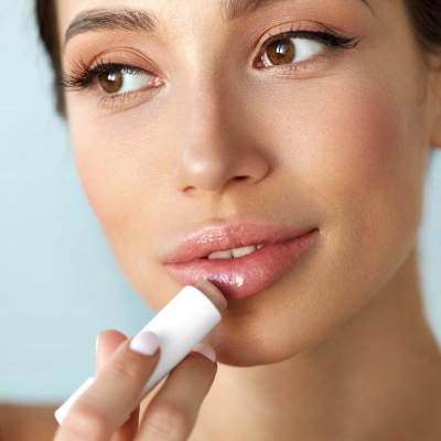 Chraňte na podzim sv&eacute; rty s luxusn&iacute; p&eacute;č&iacute; balz&aacute;mu LavyLips