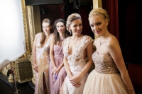 Iva Kubelkov&aacute; a T&aacute;ňa Kuchařov&aacute; maj&iacute; hlavn&iacute; role! A to rovnou v N&aacute;rodn&iacute;m divadle!