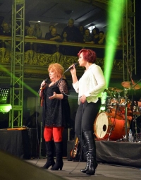 Petra Janů a Věra &Scaron;pinarov&aacute; v Lucerně