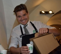 10 let k&aacute;vy Starbucks v Česk&eacute; republice