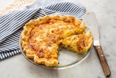 Francouzsk&yacute; QUICHE s cheddarem a slaninou