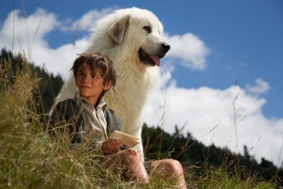 Film Bella a Sebasti&aacute;n 2 podpoř&iacute; opu&scaron;těn&eacute; psy