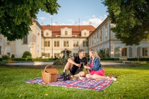 Gastronomick&eacute; z&aacute;žitky uprostřed magick&eacute; s&iacute;ly labyrintů na z&aacute;mku Loučeň