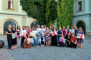 Knihovny jsou m&iacute;stem, kde se lid&eacute; mohou setk&aacute;vat. Těchto 11 oceněn&yacute;ch to dot&aacute;hlo k dokonalosti