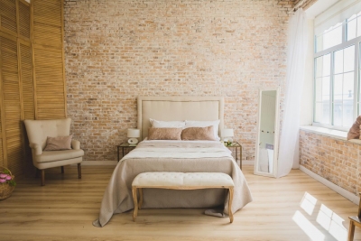Jak si zař&iacute;dit ložnici, aby se v n&iacute; dobře spalo? O sv&eacute; tipy se podělila interi&eacute;rov&aacute; design&eacute;rka