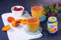 Smoothie rozz&aacute;ř&iacute; barvami j&iacute;deln&iacute;ček i va&scaron;i kondici