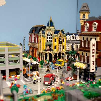 Vstupte do LEGO světa! Na &Scaron;estce otev&iacute;r&aacute; interaktivn&iacute; z&aacute;bavn&iacute; centrum BRICK CORNER