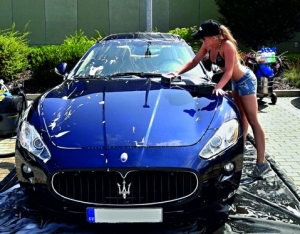 MaxDrive: plně mobiln&iacute; parn&iacute; automyčka