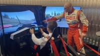 Ze z&aacute;bavy se st&aacute;v&aacute; profesn&iacute; tr&eacute;nink. Nejnověj&scaron;&iacute; simul&aacute;tory využ&iacute;vaj&iacute; piloti i z&aacute;vodn&iacute; jezdci.