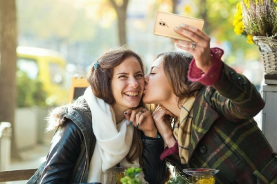 Jak se na več&iacute;rku perfektně vyfotit mobiln&iacute;m telefonem? V&iacute;me, jak na to!