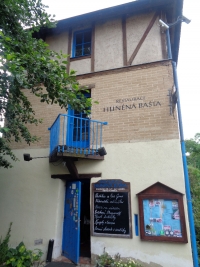 Restaurace Hliněn&aacute; Ba&scaron;ta potě&scaron;&iacute; nejen gurm&aacute;ny, ale i ekology