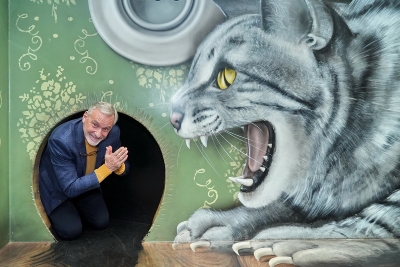 Jan Čensk&yacute; l&eacute;tal u stropu