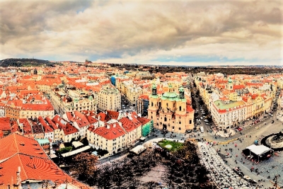 Největ&scaron;&iacute; V&aacute;nočn&iacute; trhy letos v Praze nebudou, Staroměstsk&eacute; n&aacute;měst&iacute; ozdob&iacute; pouze strom