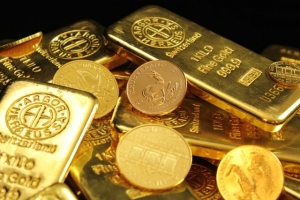 Napětí na Ukrajině žene cenu zlata vysoko. Za posledních 14 dní vzrostla o šest procent