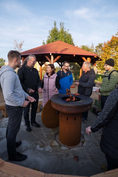 Aby si lid&eacute; mohli sami ř&iacute;ct, jak m&aacute; vypadat obecn&iacute; hři&scaron;tě nebo park. Obce a spolky mohou ž&aacute;dat o půlmilionov&yacute; grant