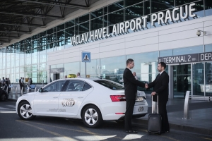 Taxislužba nov&eacute; generace v Praze, každ&aacute; j&iacute;zda z&aacute;žitkem