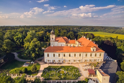 Tematick&eacute; prohl&iacute;dky k v&yacute;roč&iacute; Bedřicha Smetany na z&aacute;mku Loučeň