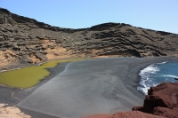 Lanzarote: Ostrov věčn&eacute;ho jara a golfov&eacute;ho r&aacute;je