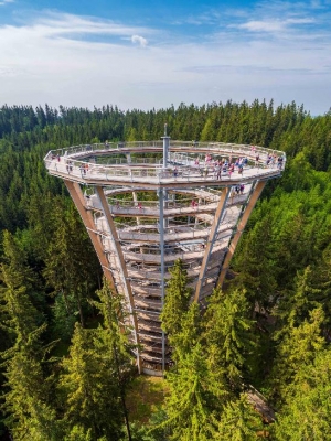 Jarn&iacute; turistika s dětmi NEMUS&Iacute; B&Yacute;T NUDA!