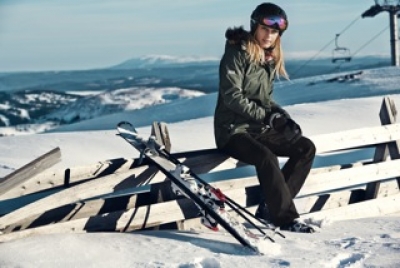 Ski free s Helly Hansen: Skipasy do top resortů v ceně vybavení