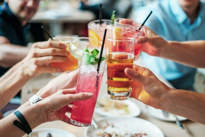 Někteř&iacute; Če&scaron;i během nouzov&eacute;ho stavu zv&yacute;&scaron;ili konzumaci alkoholu. Ten v&scaron;ak oslabuje imunitu, varuje adiktolog