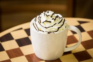 V &uacute;noru Starbucks představ&iacute; speci&aacute;ln&iacute; valent&yacute;nskou nab&iacute;dku!