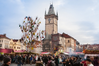 Staroměstsk&eacute; n&aacute;měst&iacute; o Velikonoc&iacute;ch zapln&iacute; tis&iacute;ce vajec a soutěž v jejich loup&aacute;n&iacute;