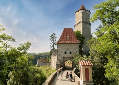 Po Pol&aacute;c&iacute;ch a Maďarech JCCR l&aacute;k&aacute; do jižn&iacute;ch Čech i Němce a Raku&scaron;any